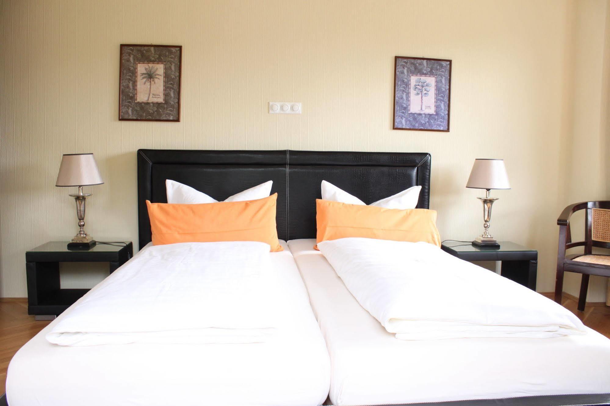Hotel Villa Sommer 바트 도베란 외부 사진